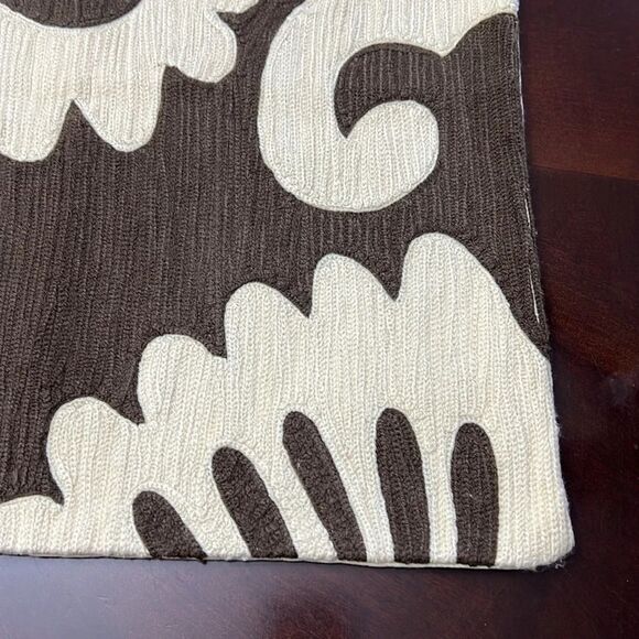 Pottery Barn Brown and Cream Pillow Cover 20 x 20 - Picture 3 of 13